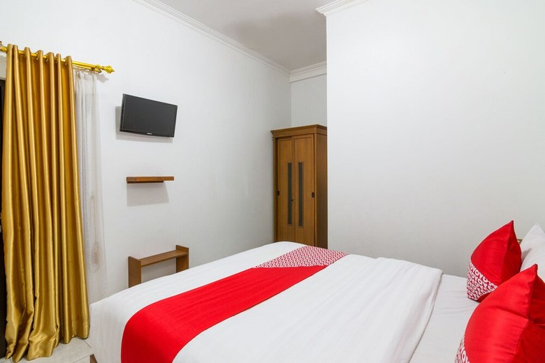Hostal Oyo 1242 Penginapan Rb Syariah