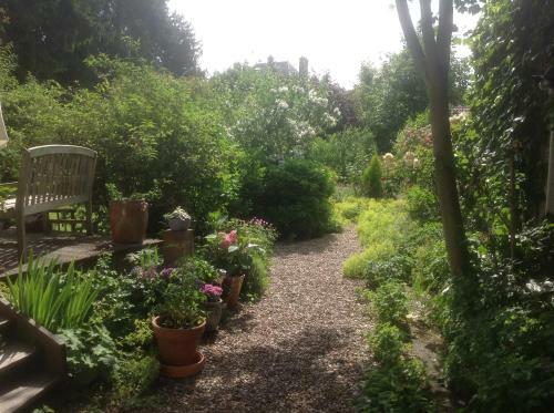 Bed & Breakfast Au Fond Du Jardin Maison D'h�tes