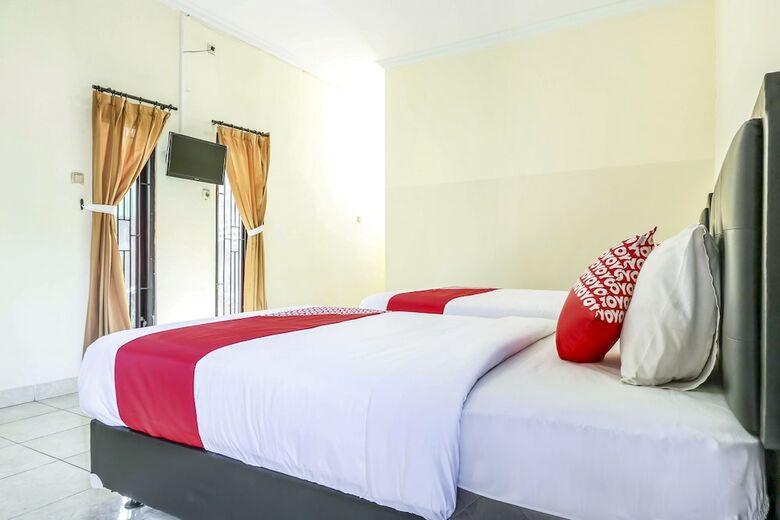 Hostal Oyo 1193 Asri House