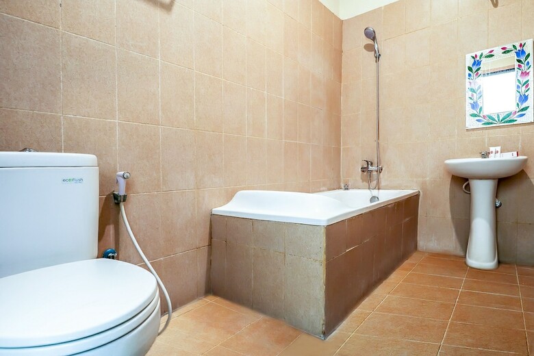 Hostal Oyo 1193 Asri House