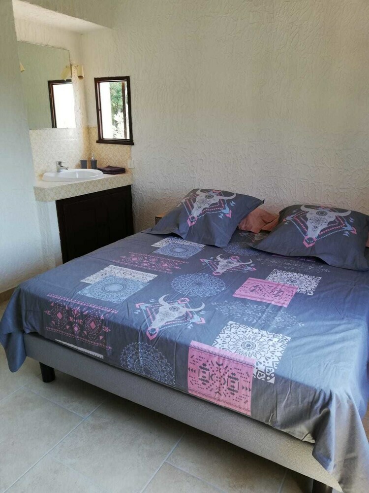 Villa La Pin�de