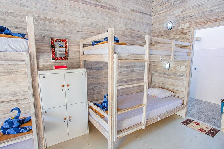 Hostal Candy Bed & Breakfast