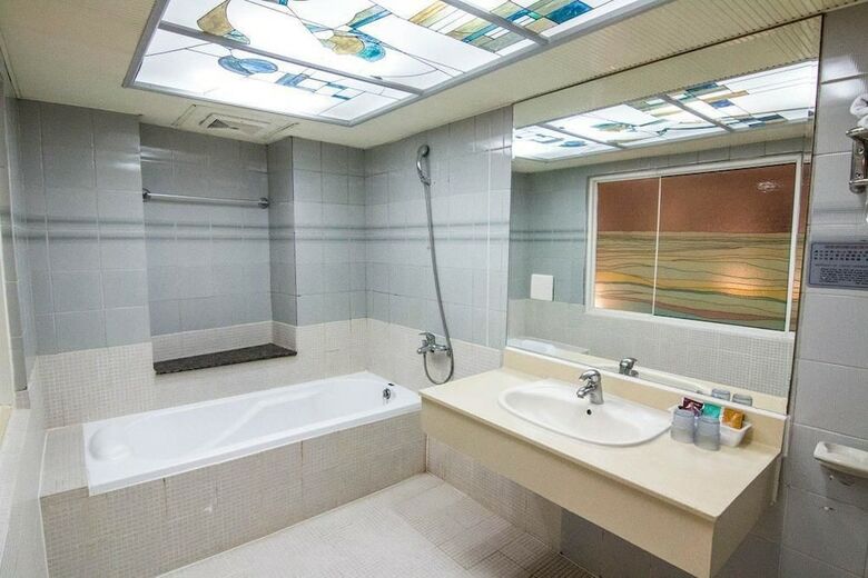 Katherine Plaza Hotel