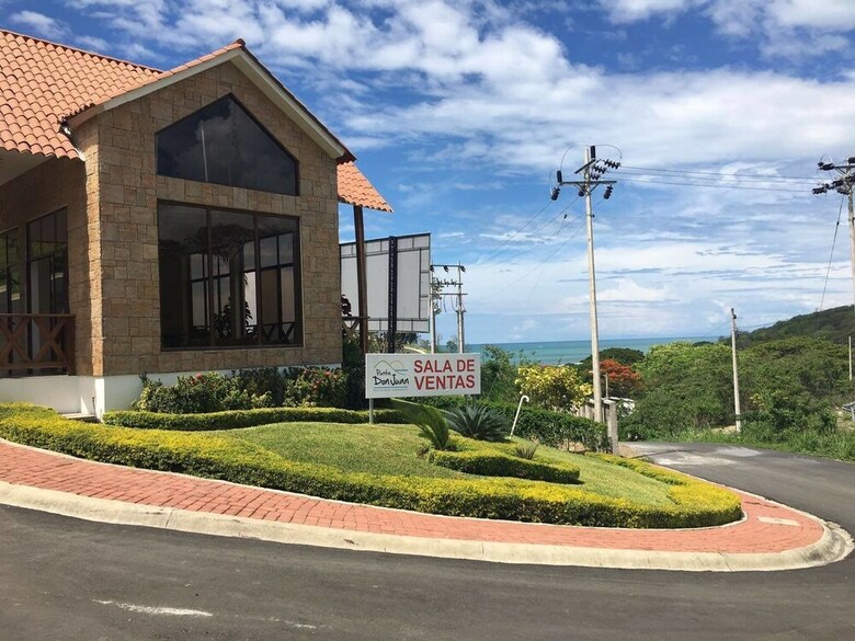 Jama Paradise
