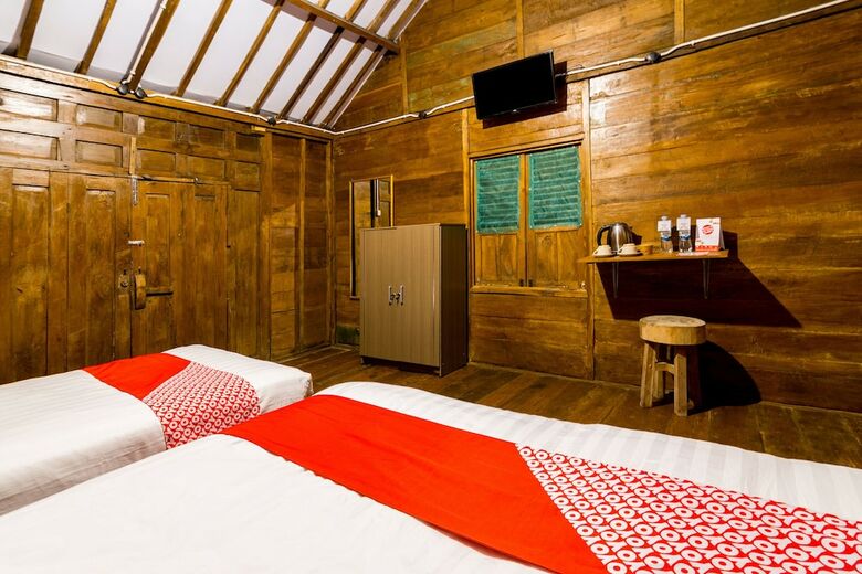 Hostal Oyo 1304 Roemah Gladak Kebon Sidoluhur