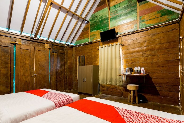Hostal Oyo 1304 Roemah Gladak Kebon Sidoluhur