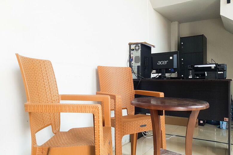Hostal Oyo 1243 9-haan Homestay