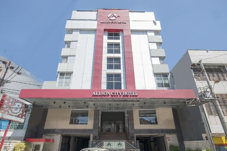 Oyo 1081 Allson City Hotel Makassar