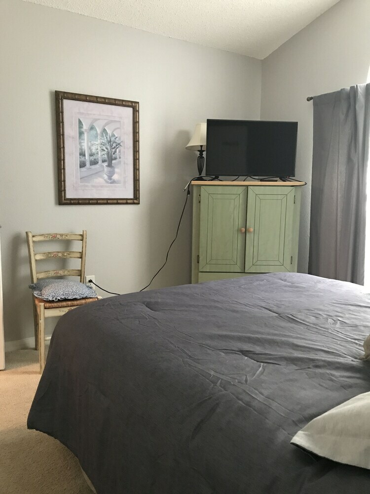 4 Bedroom Pool Home
