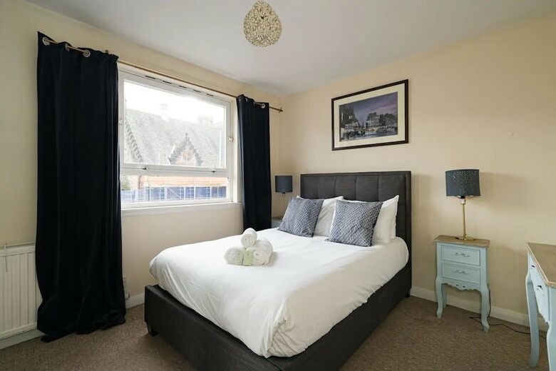 Royal Mile 2br Apartment Private Balcony