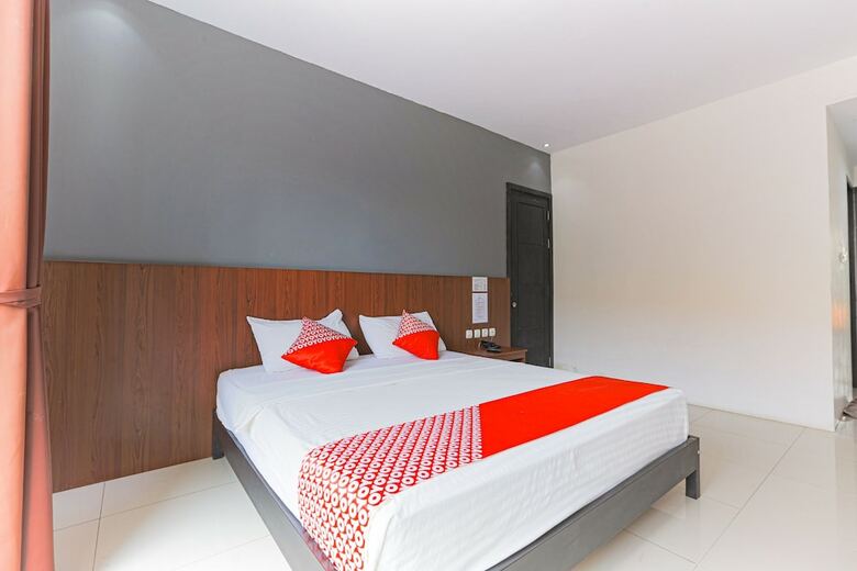 Capital O 1246 Hotel Grand Pacific