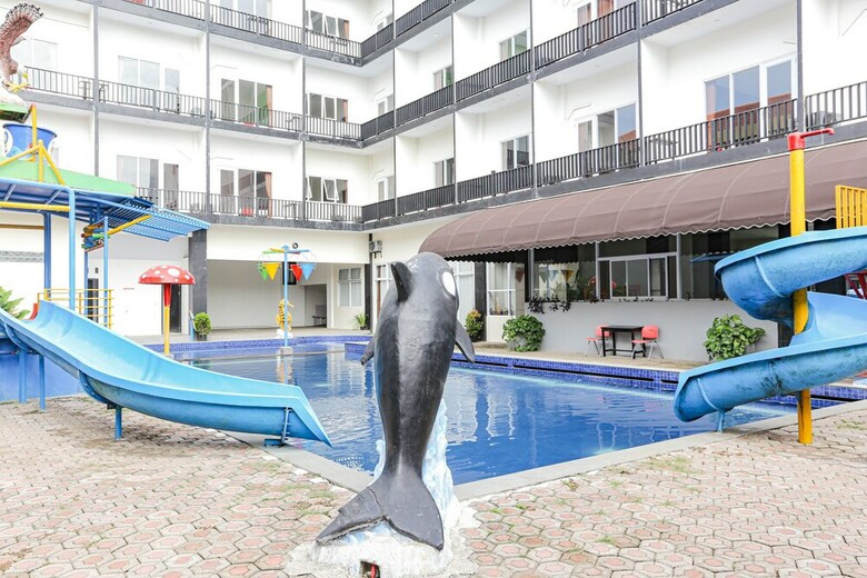 Capital O 1246 Hotel Grand Pacific