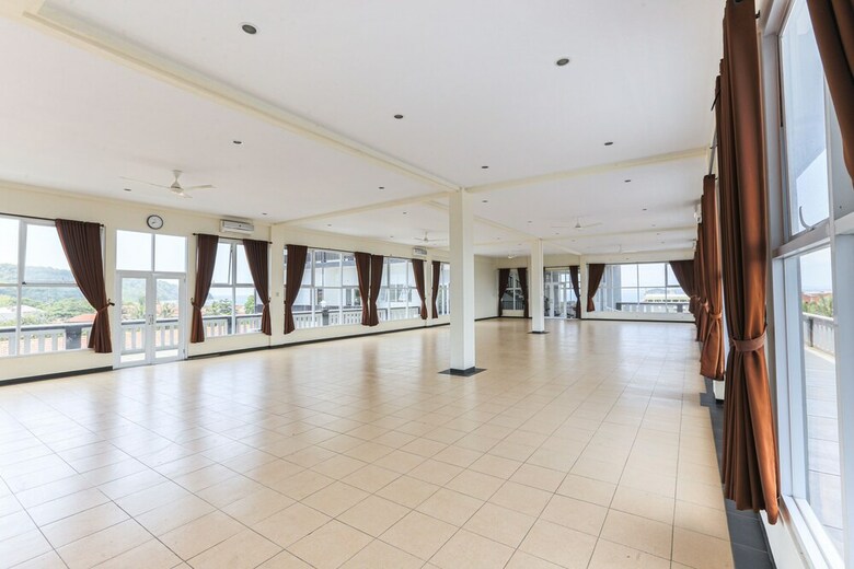 Capital O 1246 Hotel Grand Pacific