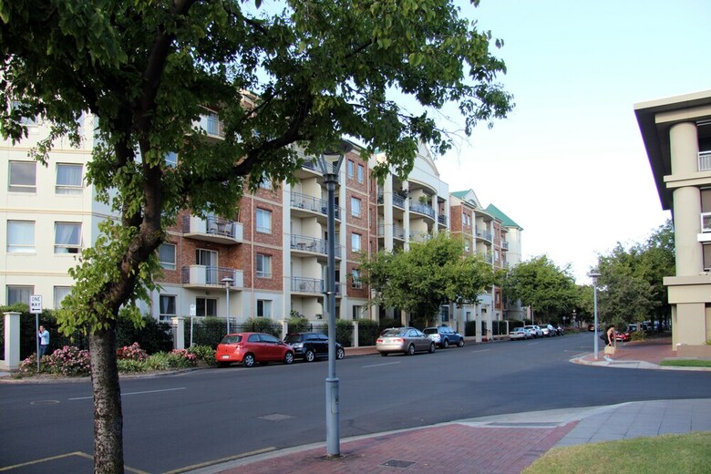 Adelaide Central Apartment - 3br, 2bath & Carpark