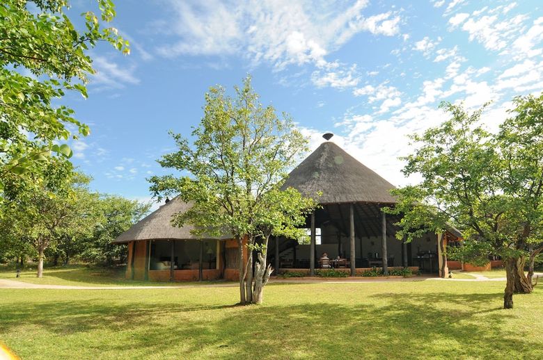 Posada Mopane Bush Lodge