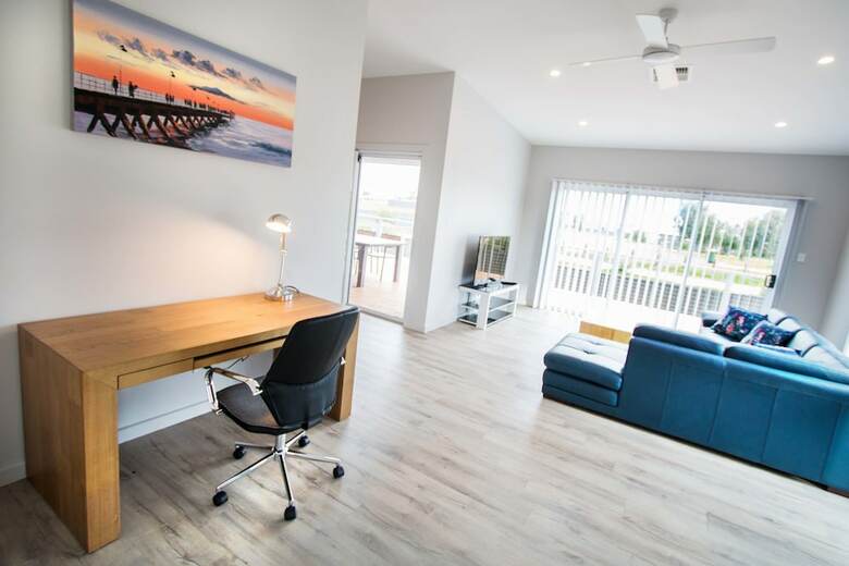 Wellington Lake Retreat