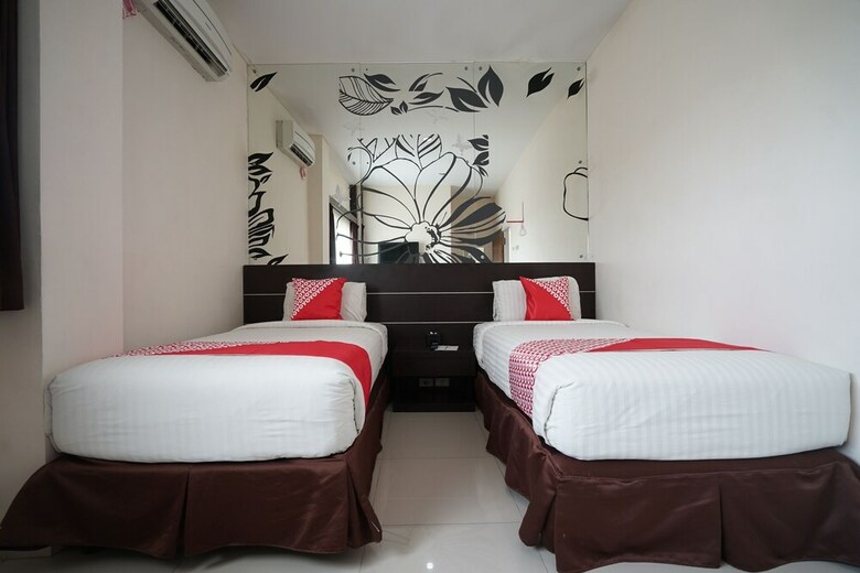 Hostal Oyo 1328 Hotel City
