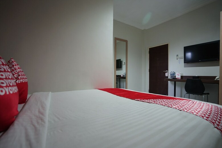Hostal Oyo 1328 Hotel City