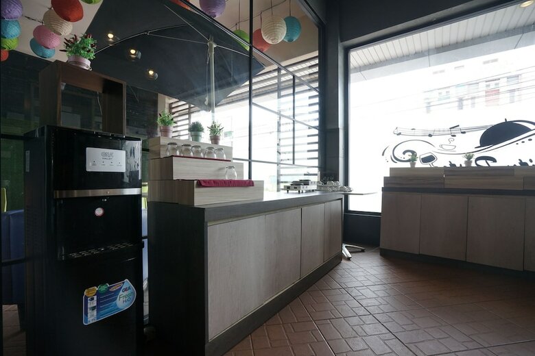 Hostal Oyo 1328 Hotel City