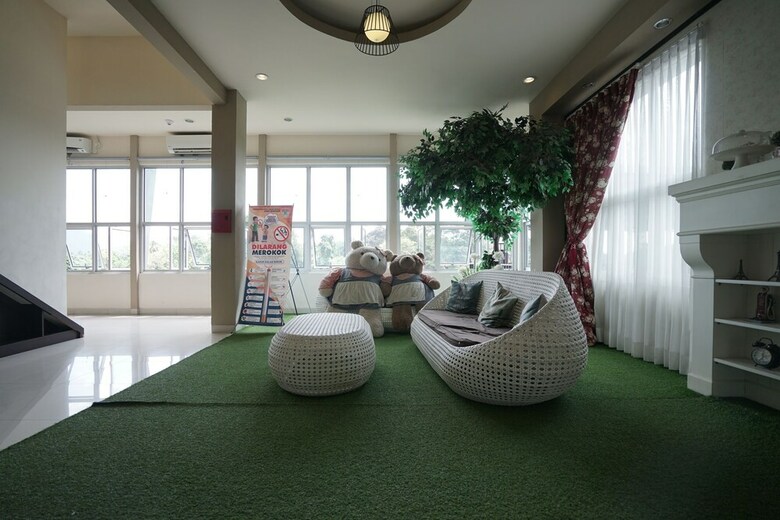Hostal Oyo 1328 Hotel City