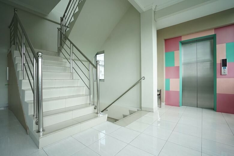 Hostal Oyo 1328 Hotel City