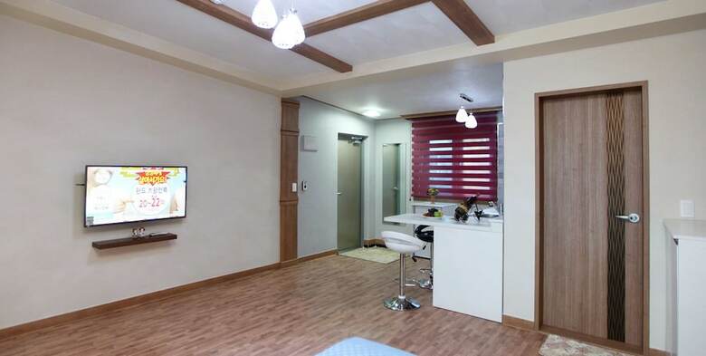 Modern House Pension