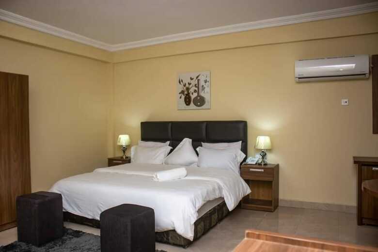 Rhogem Hotel