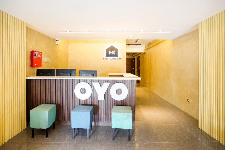 Hotel Oyo 188 Mikos Residences Bonifacio