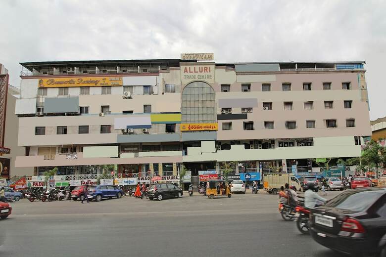 Hotel Oyo 43619 Sahasra Residency