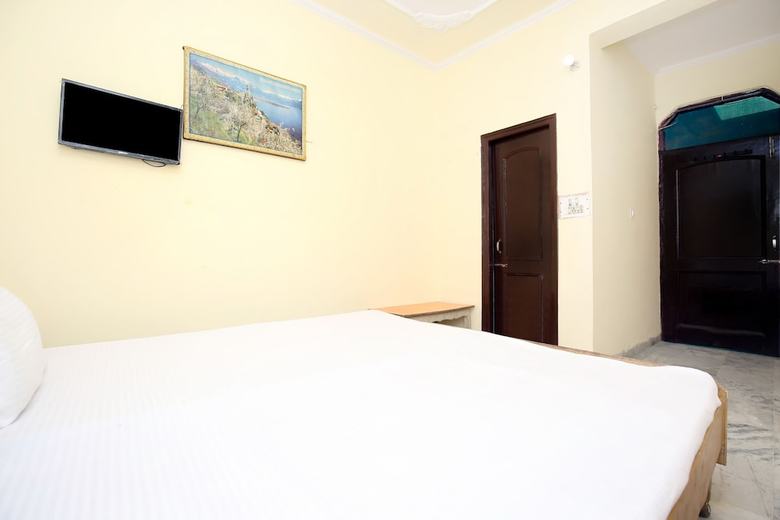 Spot On 43673 Hotel New Mehak Palace