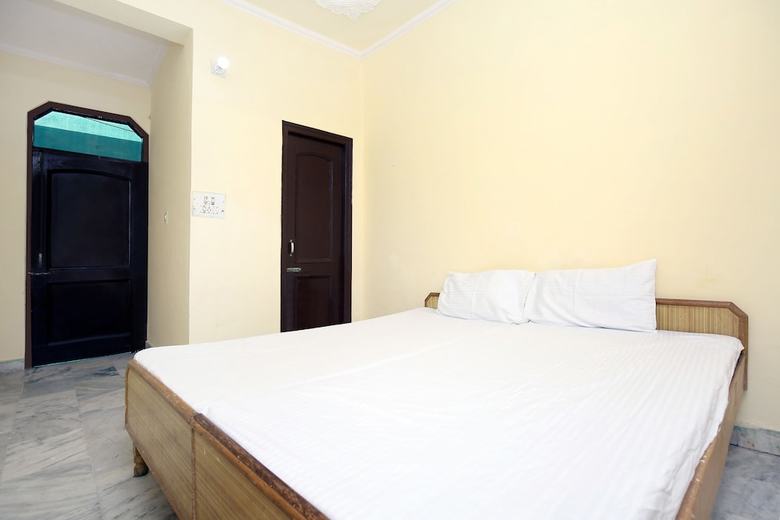 Spot On 43673 Hotel New Mehak Palace