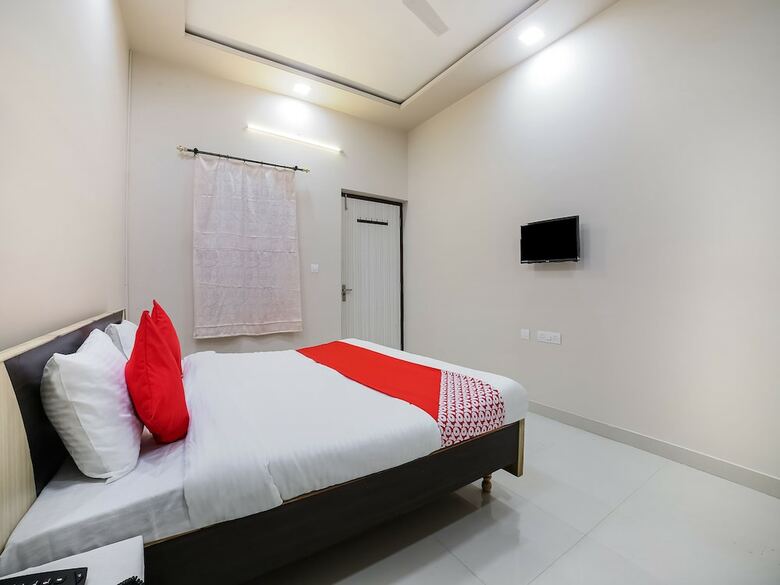 Hotel Oyo 37963 K R Guest House