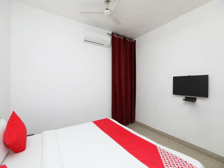 Oyo 36700 Hotel Indians
