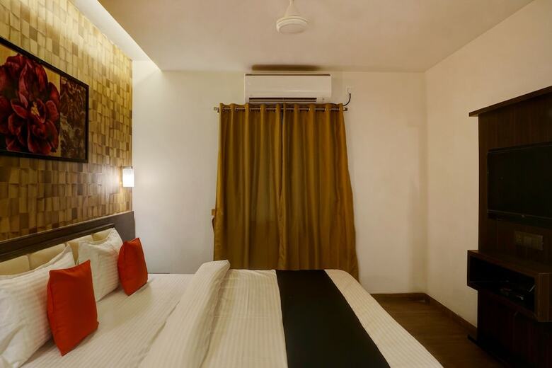 Hotel Capital O 38128 Omkar Executive