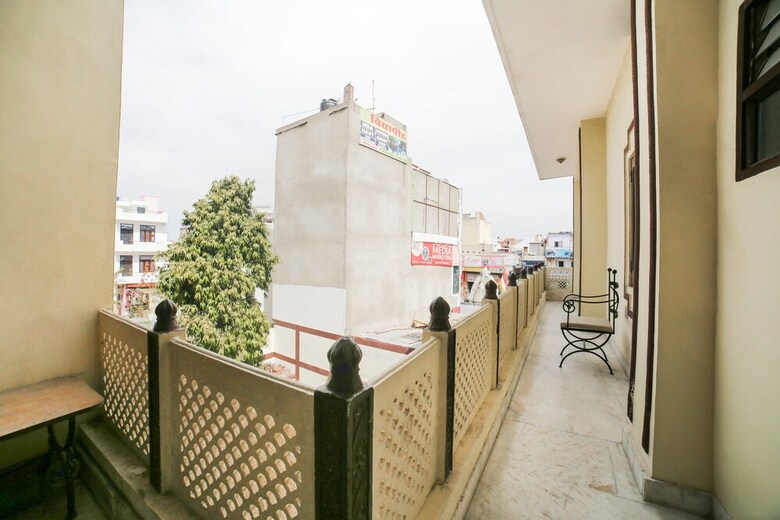 Oyo 30231 Hotel Anshu