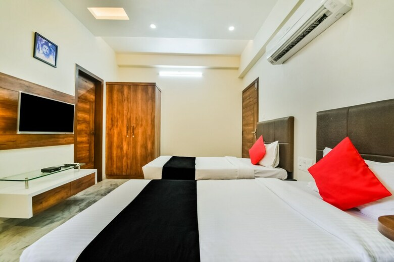 Hotel Capital O 40000 The Sejour