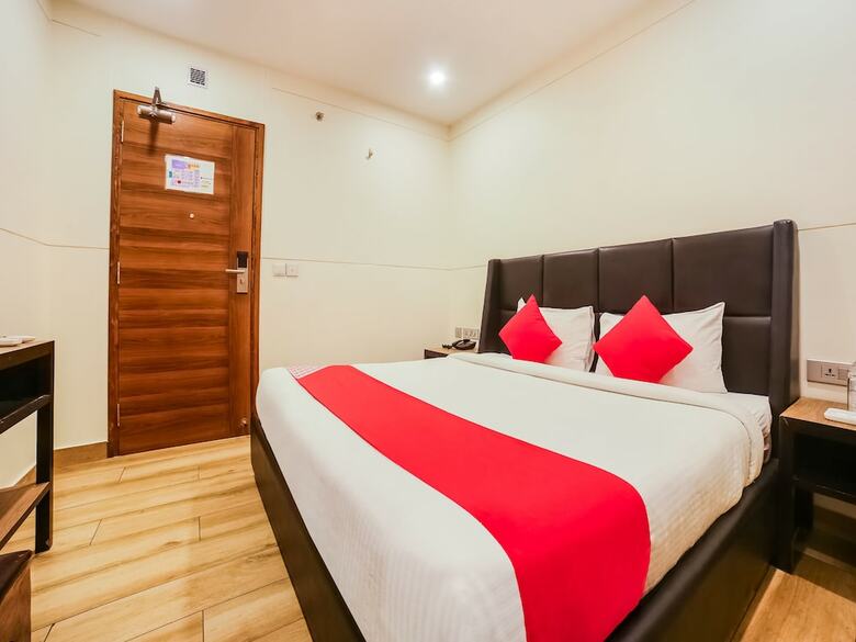 Oyo 29691 Hotel Avalon