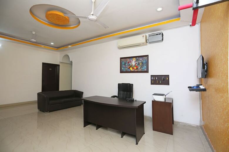 Hotel Oyo 14791 Homeystay Comfort