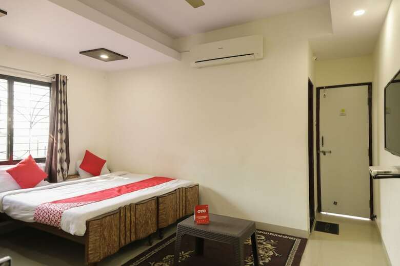 Hotel Oyo 28089 Uk Service Apartment
