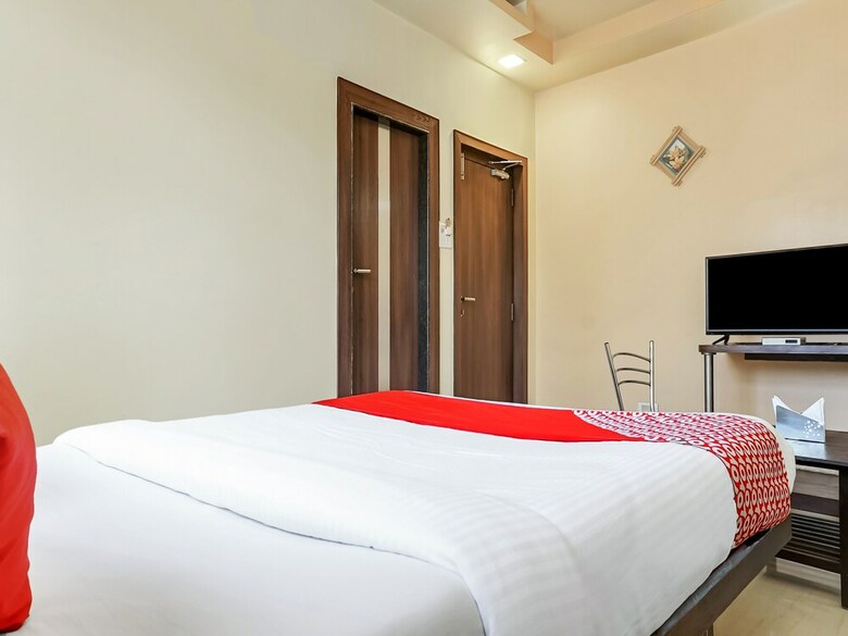 Oyo 28109 Regent Hotel
