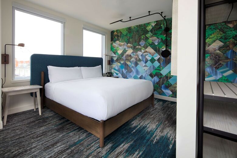 Hotel Canvas Moncton, Tapestry Collection By Hilton