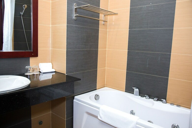 Hai Ba Trung Hotel