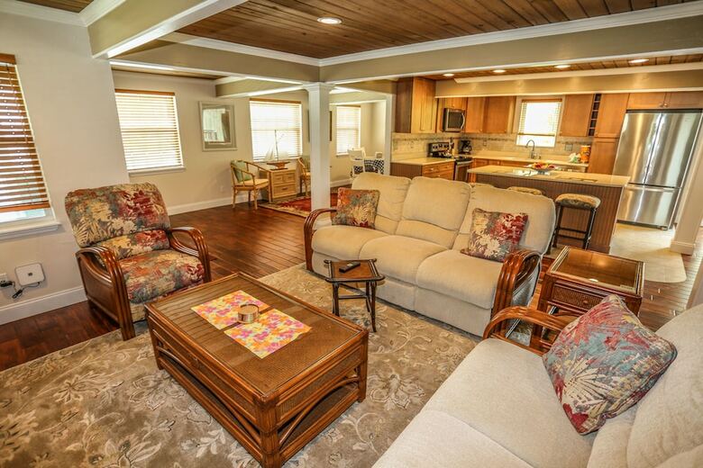 141 Coconut Dr. - M