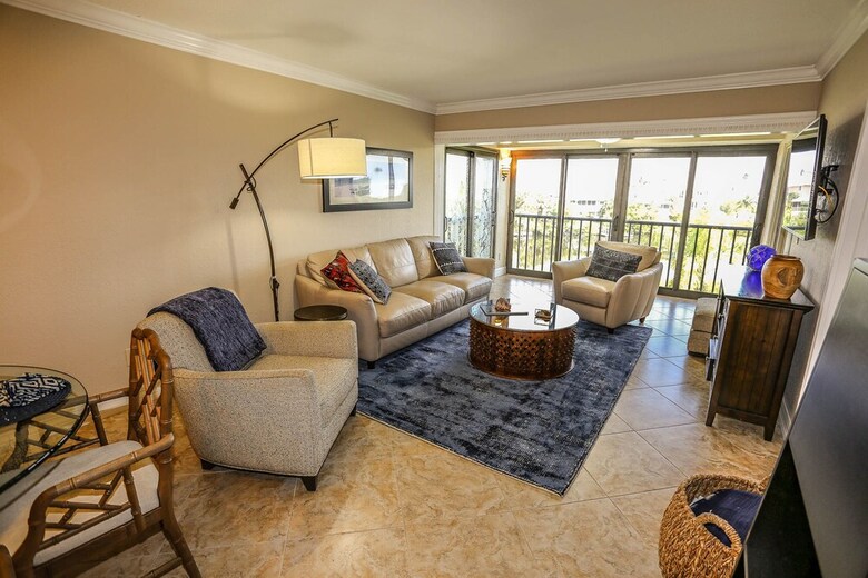 Bay Village 252