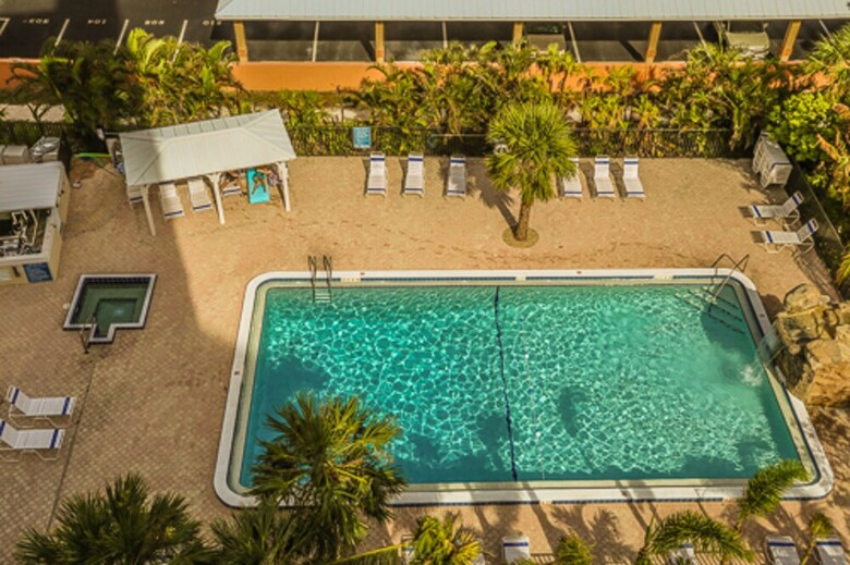 Riviera Club 701