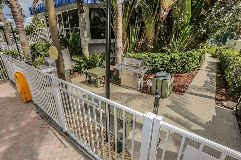Ocean Harbor 102a