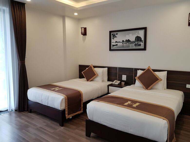 Helen Halong Hotel