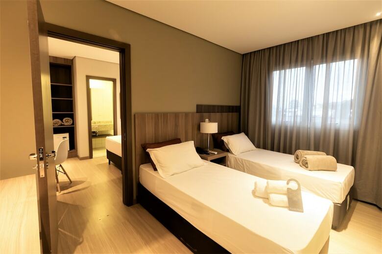 Pinn� Business Hotel