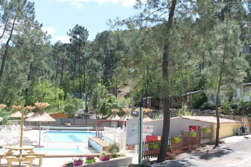 Village De Chalets Camping Bois Simonet