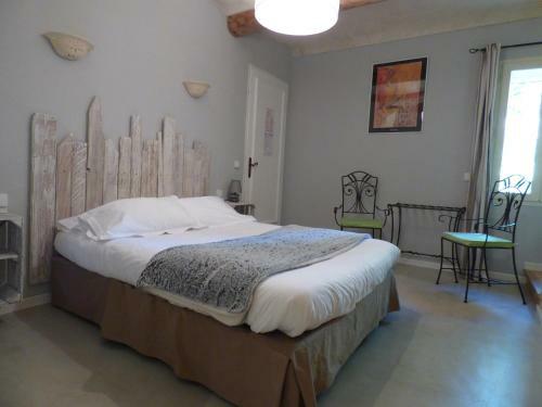 Hotel H�tel Lou Cale� Restaurant Le Rocher Des Abeilles